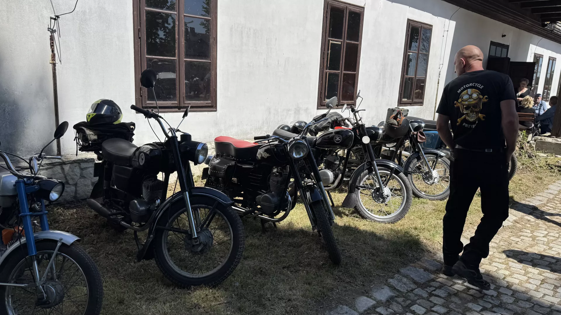 Gala motoryzacji w Lipiu - wystawione pojazdy i publiczność