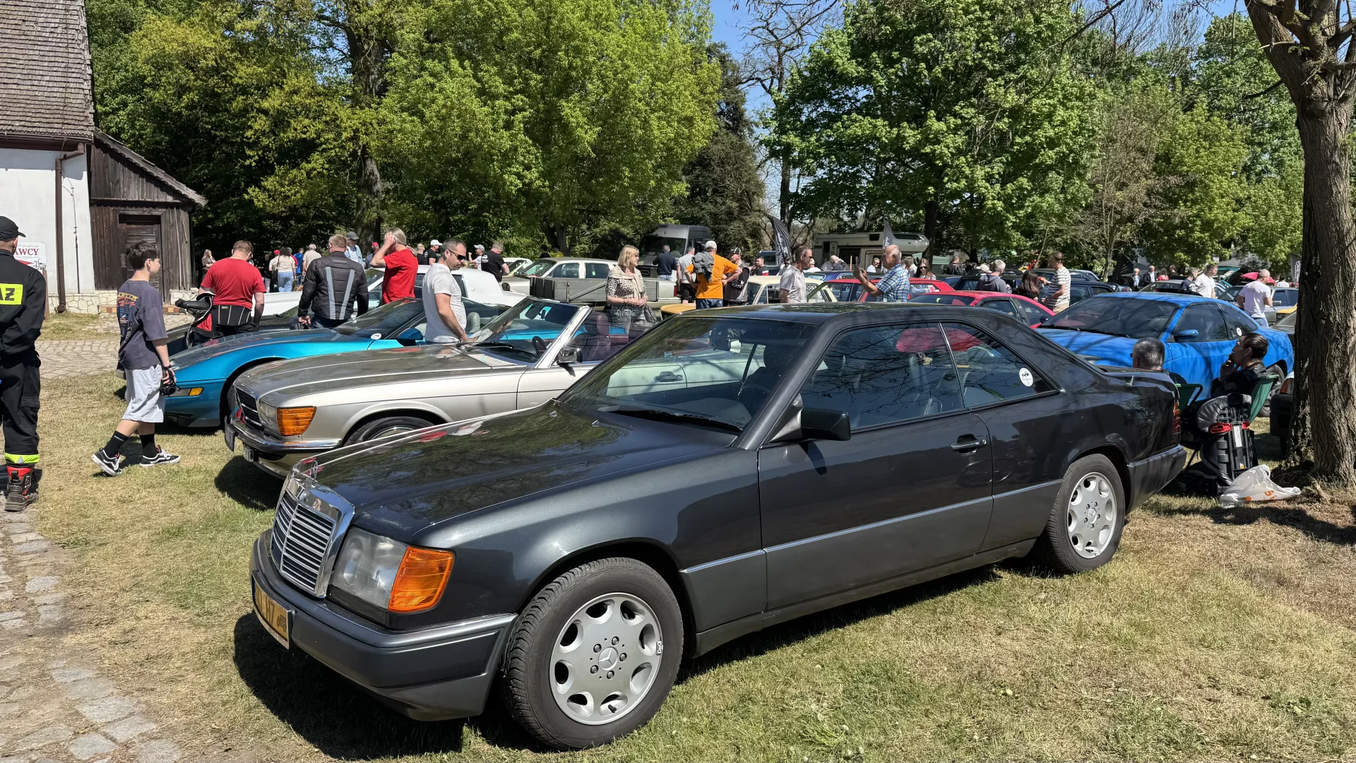 Gala motoryzacji w Lipiu - wystawione pojazdy i publiczność