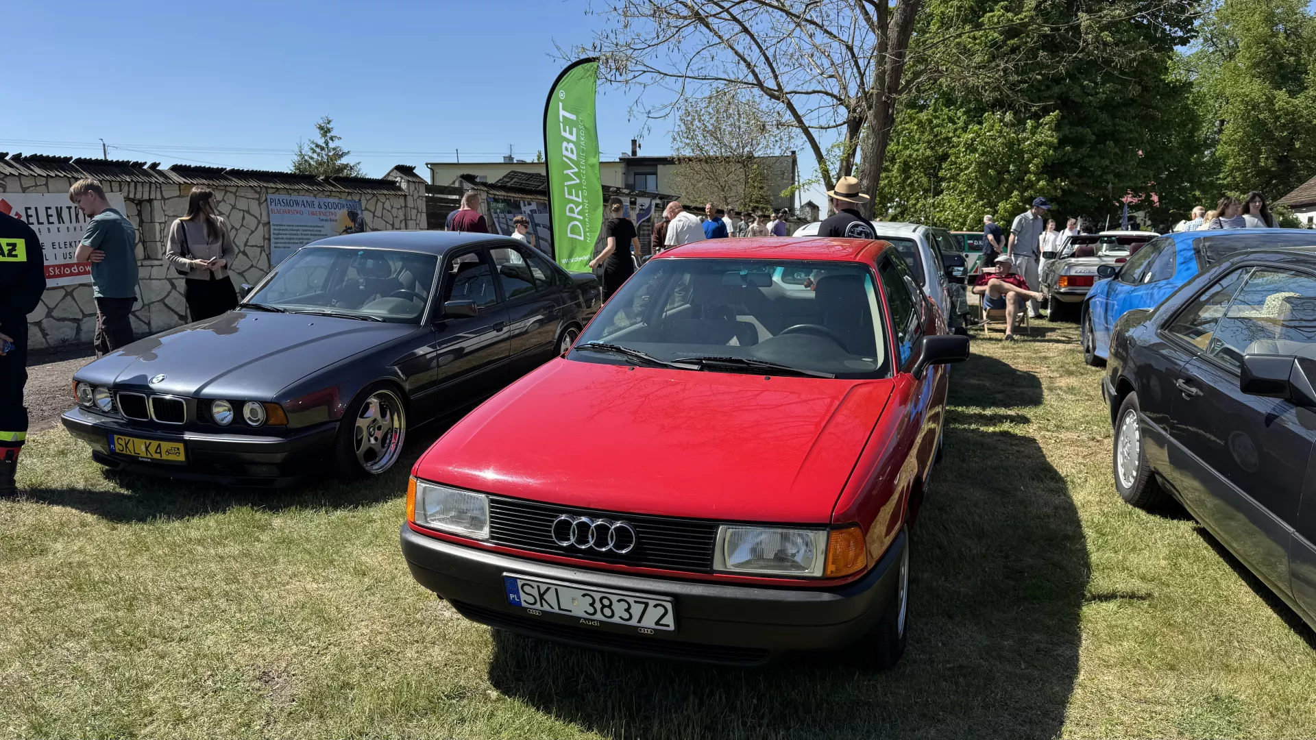 Gala motoryzacji w Lipiu - wystawione pojazdy i publiczność