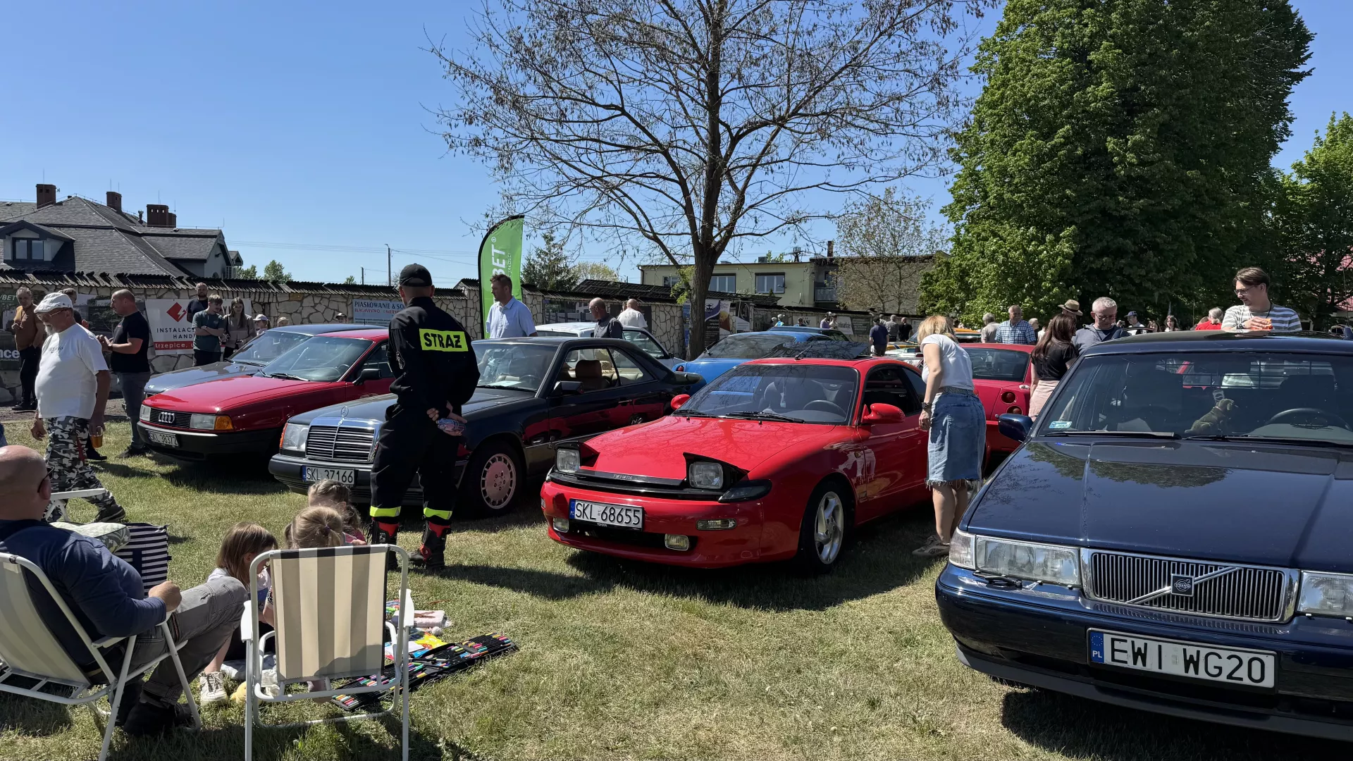 Gala motoryzacji w Lipiu - wystawione pojazdy i publiczność