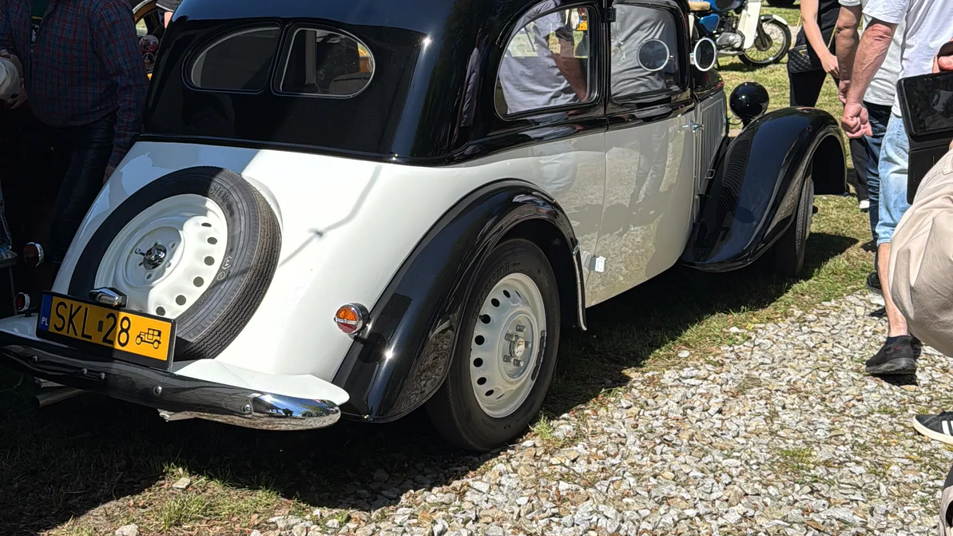 Gala motoryzacji w Lipiu - wystawione pojazdy i publiczność