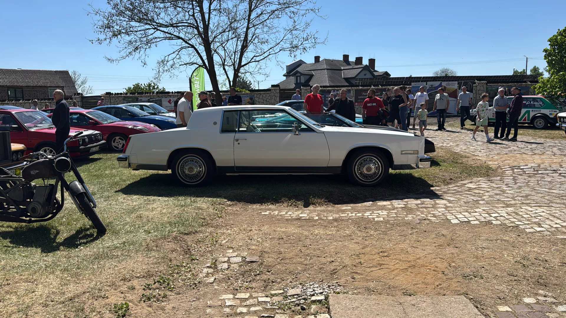 Gala motoryzacji w Lipiu - wystawione pojazdy i publiczność