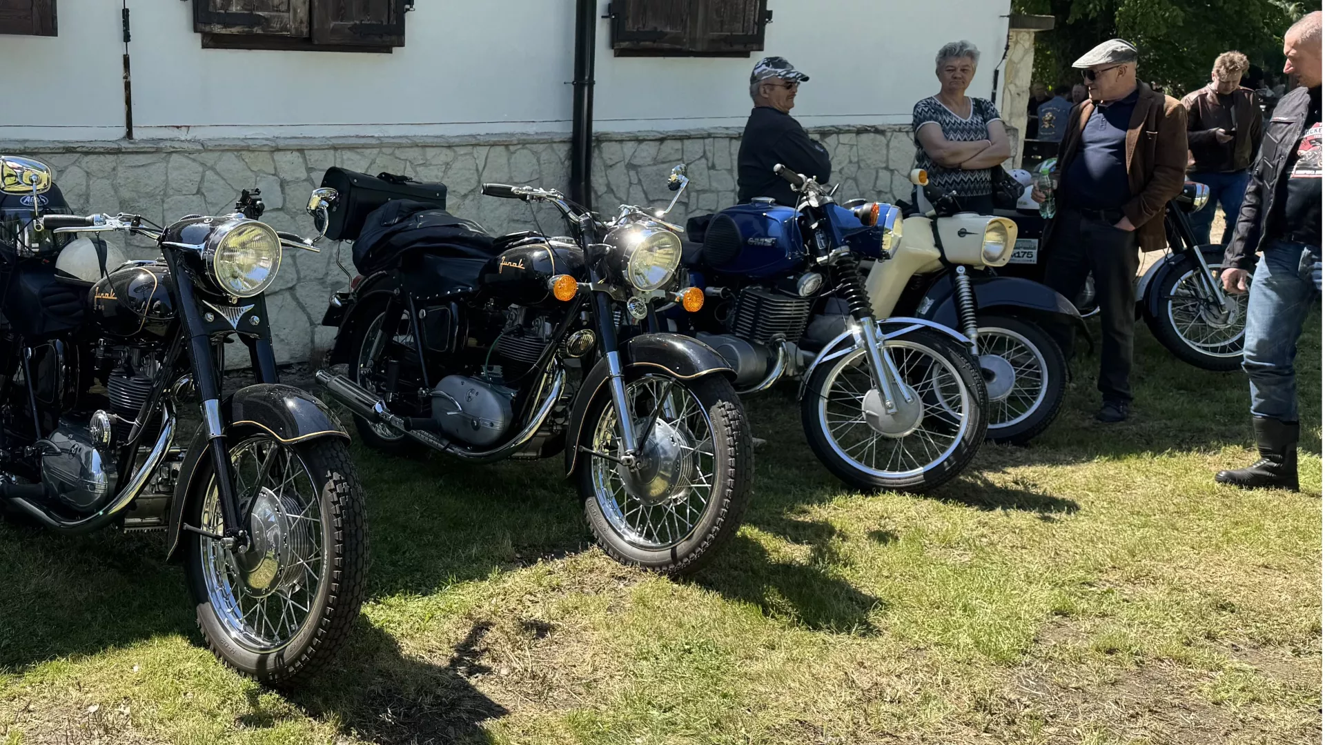 Gala motoryzacji w Lipiu - wystawione pojazdy i publiczność