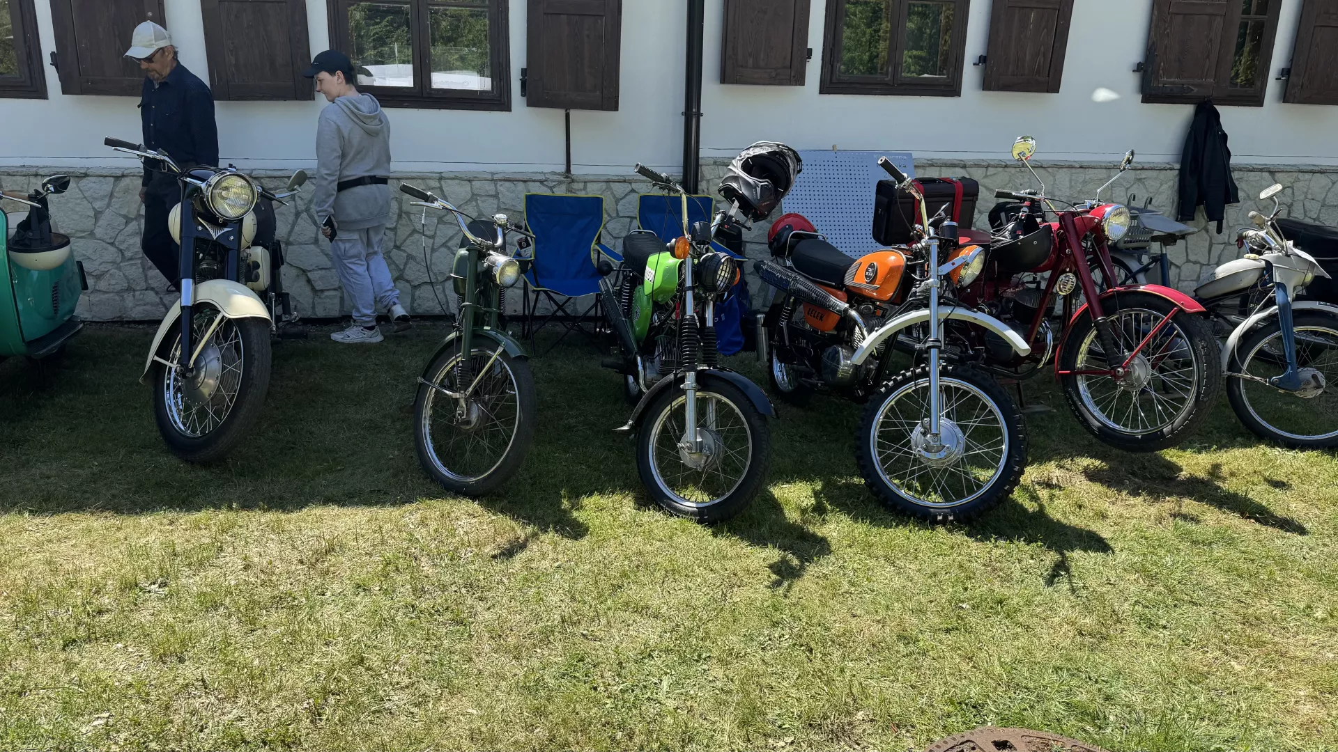 Gala motoryzacji w Lipiu - wystawione pojazdy i publiczność