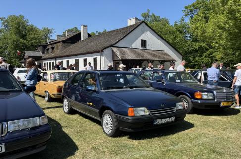 Gala motoryzacji w Lipiu - wystawione pojazdy i publiczność